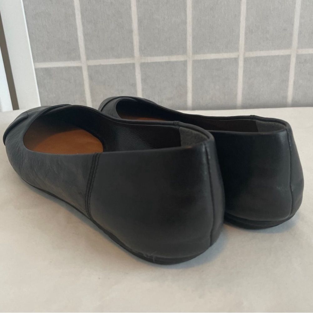 Zodiac Sadie 7.5 Black Leather Flat Shoes Slip On Woven Strap Work Casual Travel - Picture 6 of 12